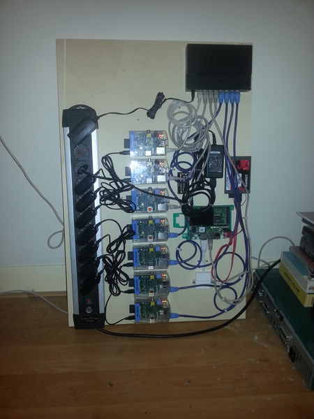 File:Raspberry-pi computerschaak cluster.jpg