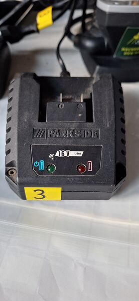 File:420271 - Parkside 16V BatteryCharger.jpg