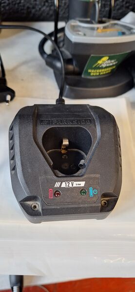 File:420245 - Parkside 12V Charger.jpg