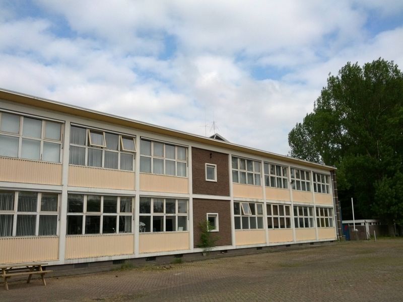 File:KrNsYC0.jpg
