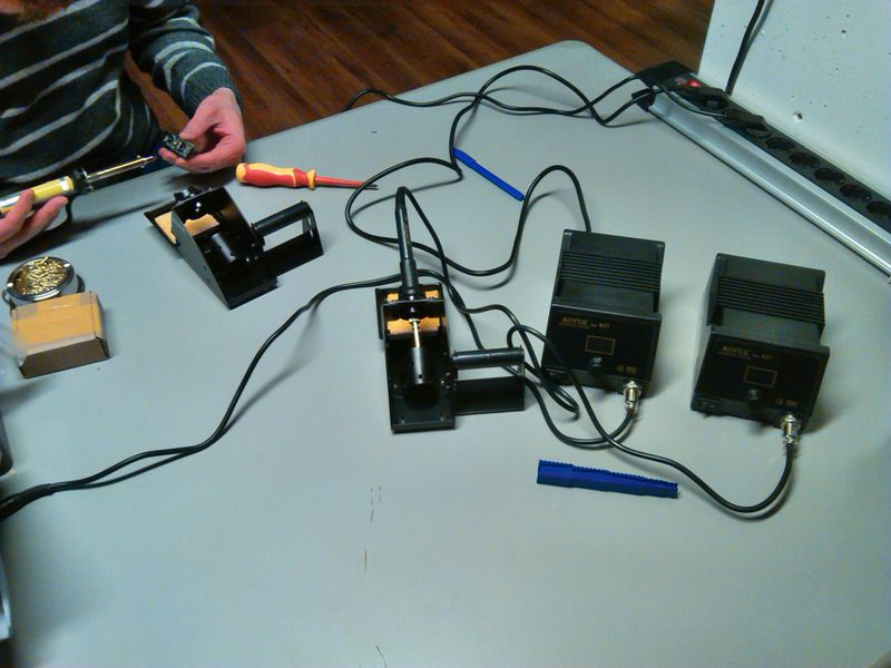 File:Solderstations.jpg