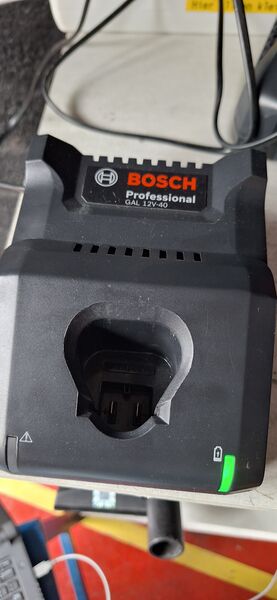 File:420264 - Bosch GAL 12V-40.jpg