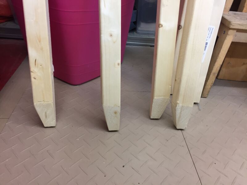 File:Shelf feet.jpg