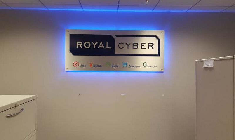 File:Cyber-sign.jpg