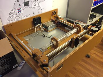 Lasercutter2.JPG